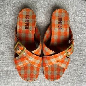 Camper orange gingham slides
